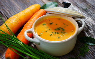 Sopa de cenoura com gengibre