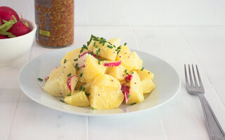 Salada de batata com rabanetes