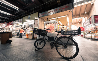 COMER UM LANCHE NO MERCADÃO