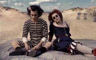 Sweeney Todd: O Barbeiro Demoníaco da Rua Fleet (Johnny Depp e Helena Bonham Carter)