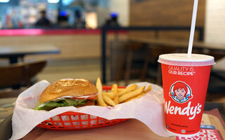 PROVAR UM LANCHE NO WENDY'S