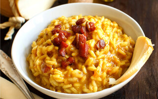 Risoto de bacon, cheddar e cerveja