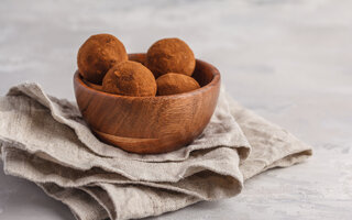 Bolinho de alfarroba e mel