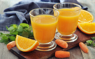 Smoothie de laranja com cenoura