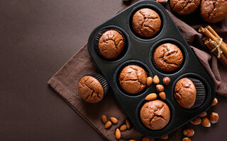 Muffin de chocolate e creme de avelã