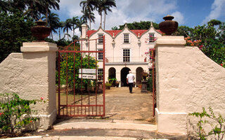 St. Nicholas Abbey e Mount Gay Visitor Centre