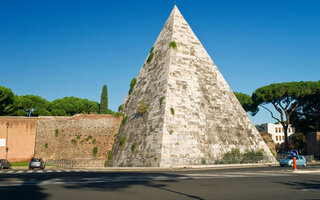 Pirâmide de Céstio | Itália