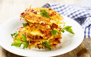 Batata rosti com presunto e queijo