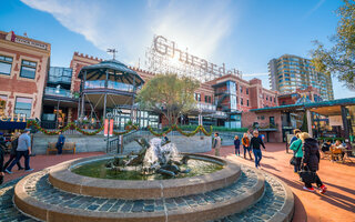 GHIRARDELLI SQUARE