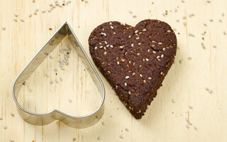 Bolo de chocolate com chia