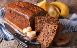 Bolo Integral com Açúcar Mascavo, Canela e Banana