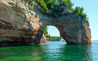 MICHIGAN: ROCKS LAKESHORE