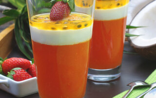 Mousse de Maracujá e Morango