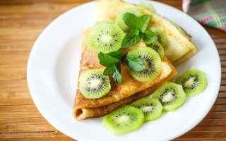 Panqueca com calda de Kiwi