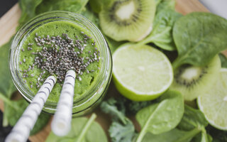 Suco de uva, kiwi e laranja