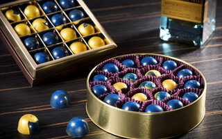 Caixa e Lata Bombons Blue Label