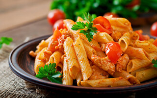 Macarrão com molho de tomate