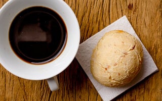 Pão de queijo de caneca