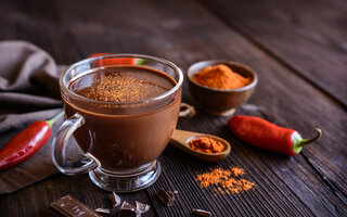 Chocolate quente com laranja e pimenta