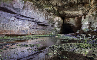 Grutas e cavernas