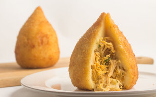 Coxinha de frango com catupiry