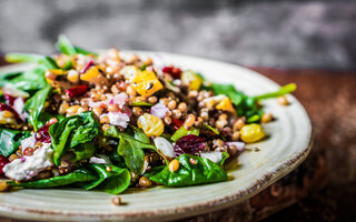 Salada de quinoa