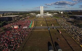 Democracia em Vertigem