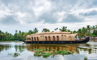 PASSEIO DE BARCO PELOS CANAIS (BACKWATERS)