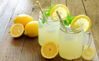 Limonada espumante de limão
