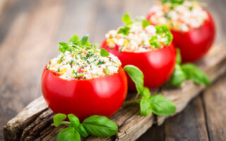 Tomate com queijo cottage