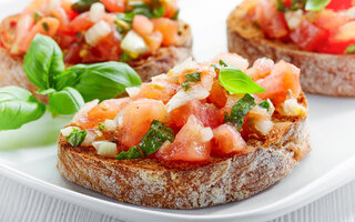 Bruschetta de tomate