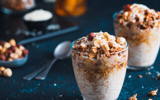 Granola de nozes, amendoim e cereja