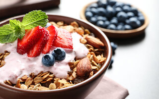 Granola com frutas