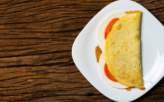 Tapioca de queijo branco e tomate