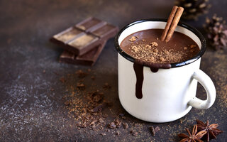 Chocolate quente com coco