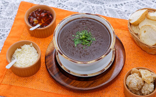 Caldo de feijão-preto