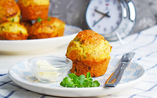 Muffin de Peito de Peru e Queijo Minas