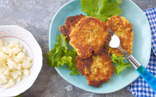 Couve-flor frita com molho de tahine