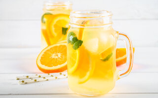 Água aromatizada de laranja, hortelã e canela