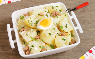 Salada de batata com atum
