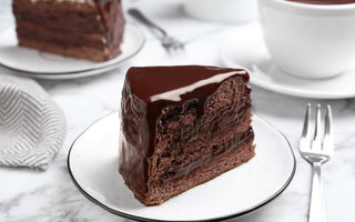 Bolo de chocolate duplo