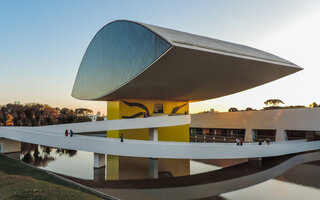 MUSEU OSCAR NIEMEYER