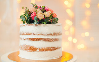 Naked Cake com Brigadeiro Branco