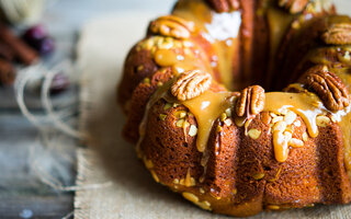 Bolo de Nozes com Creme de Café e Canela