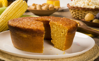 Bolo de Milho com Leite Condensado