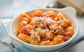 Gnocchi de abóbora com molho de laranja