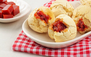 Pão doce com goiabada