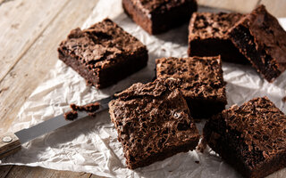 Brownie de chocolate com goiabada