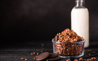 Granola com Gotas de Chocolate Amargo