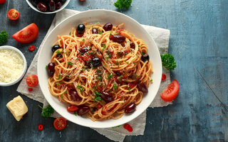 Spaghetti Alla Puttanesca Italiana